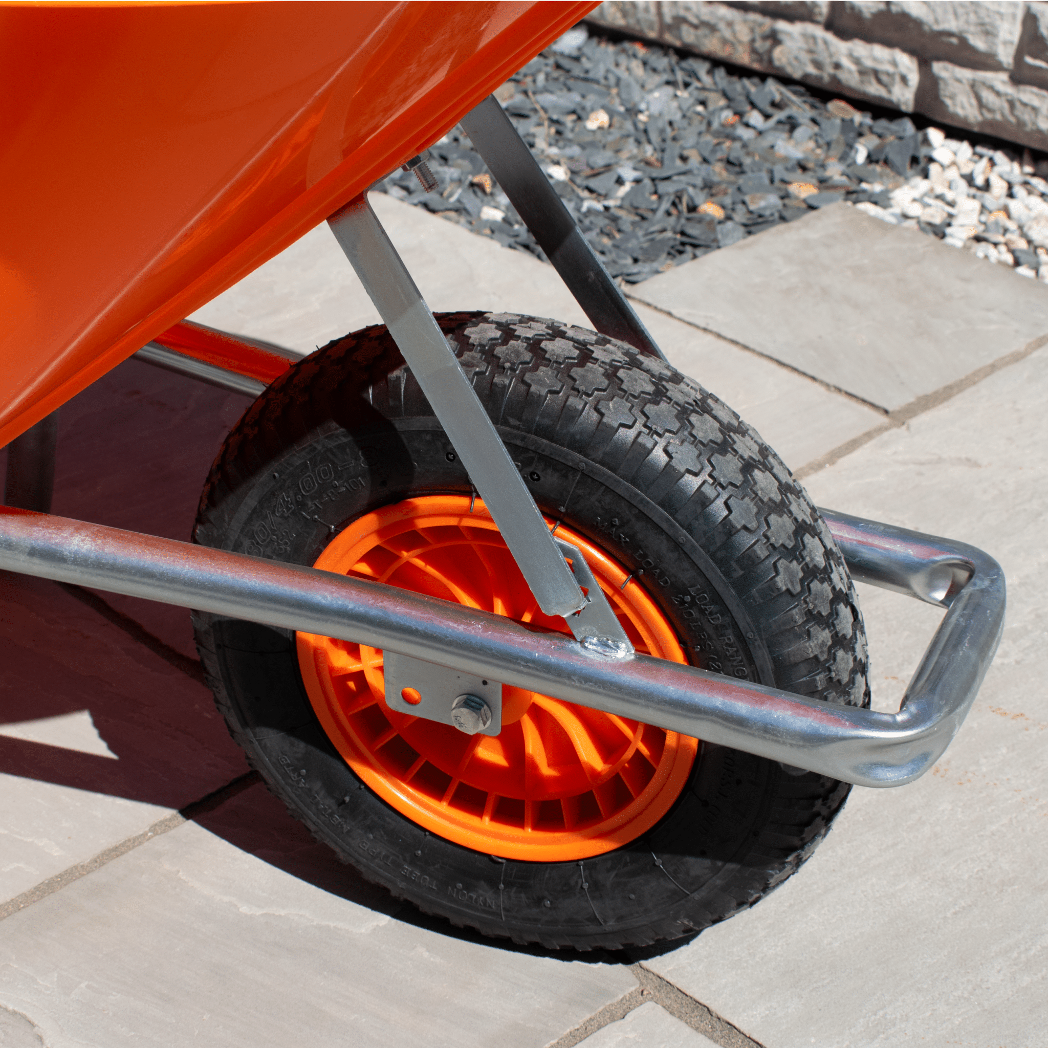 Heavy Duty Wheelbarrow - 120 litre - Image 2